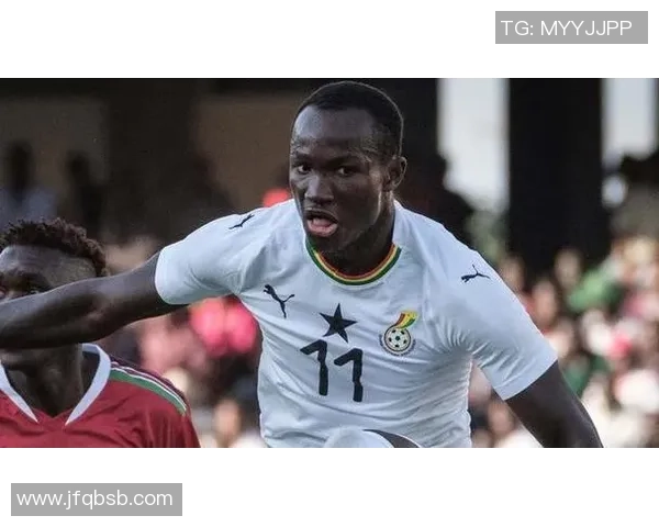 足球明星心碎之痛儿子不幸夭折引发全网哀悼与关注